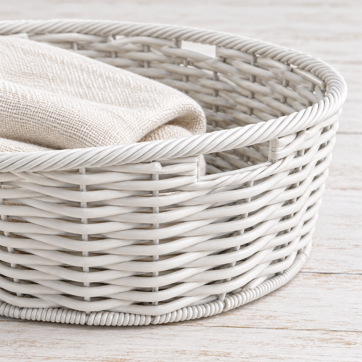 White basket rim and woven sidewall detail.