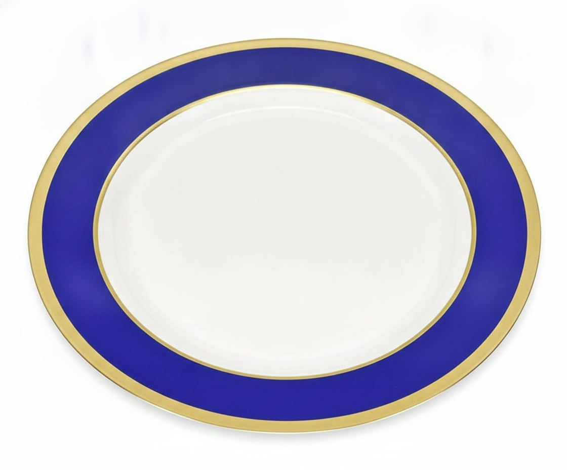 Close-up of the cobalt blue band and gold rim on the party plate