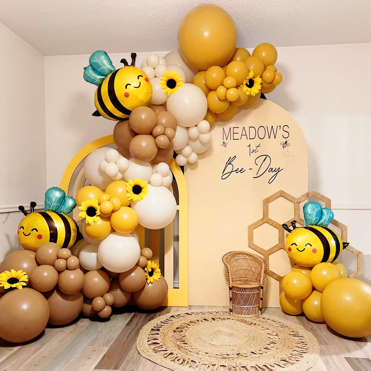 Bumblebee Balloon Garland Kit