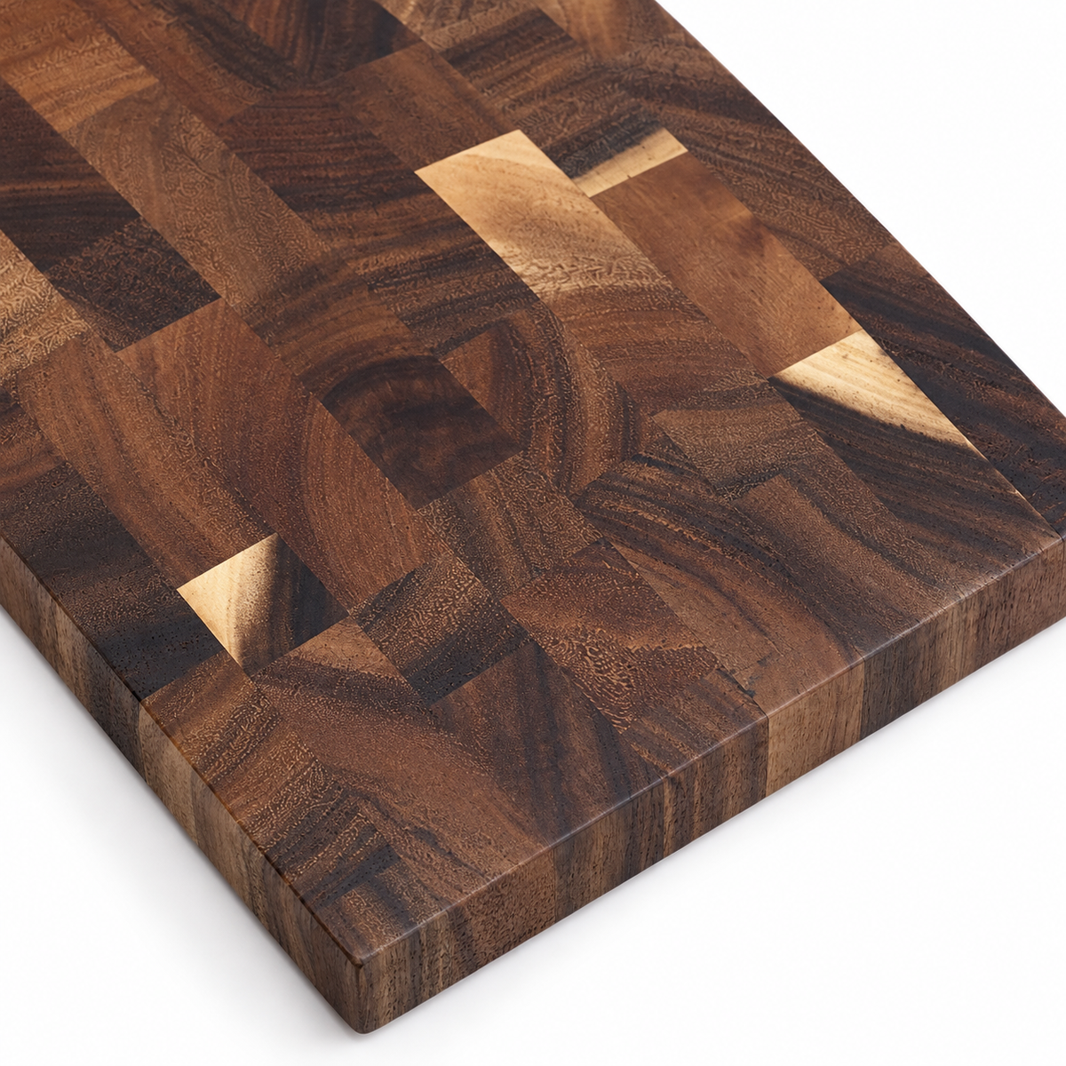 Walnut end-grain and plain two-centimeter edge detail
